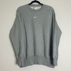 Nike heathered grey crewneck sweatshirt